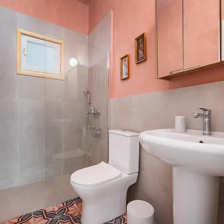 Dafni Local Style, 1 Min From Main *