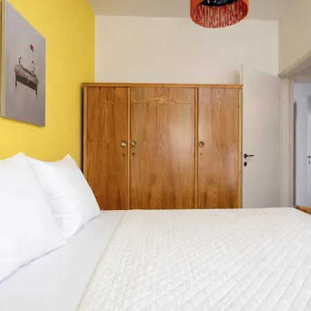 Dafni Local Style, 1 Min From Main Daire *